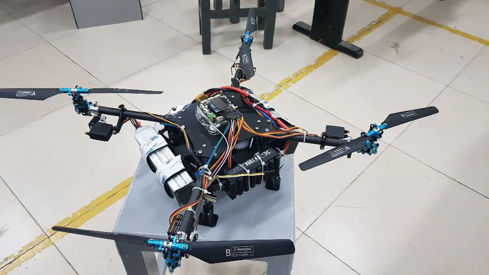 Single-motor Driven Quadcopter